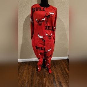 Concept Sports Chicago Bulls Women's onesie. Red. XL. Brand New